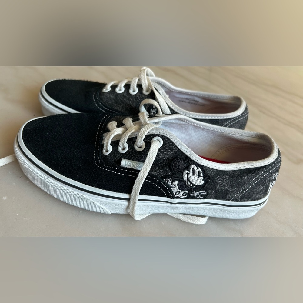 Limited Edition Vans x Disney 100 Years of Wonder Shoes Black Suede size W7/M5.5 - Picture 4 of 9